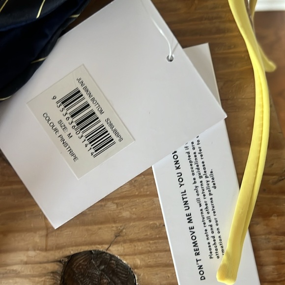 With Jean bikini set - Picture 6 of 7